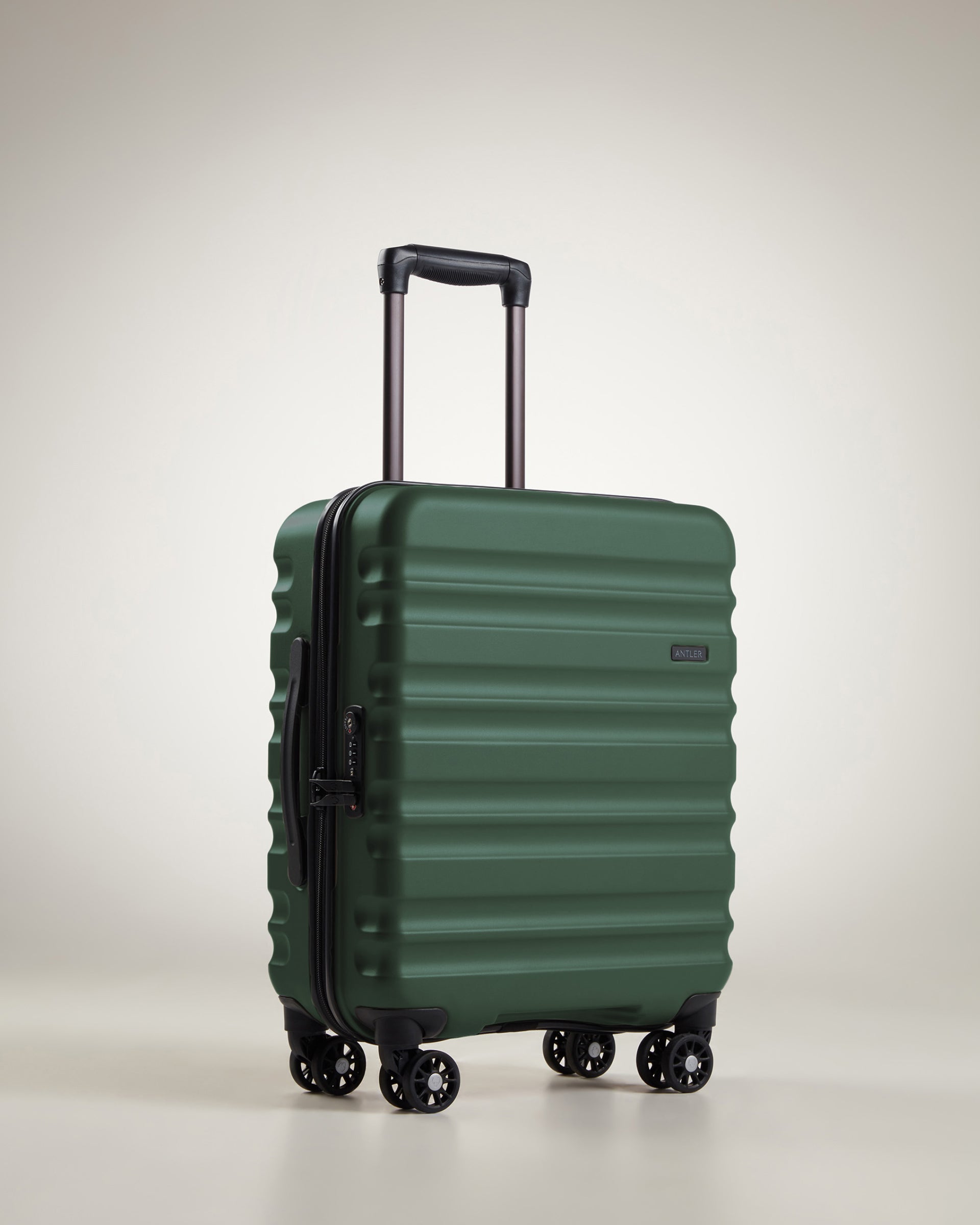 Clifton Medium Luggage Green, Hard Suitcase