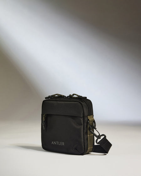 Discovery Crossbody Bag in Carbon Black