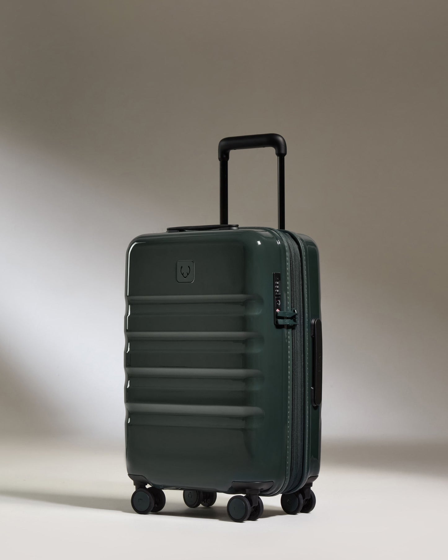 Expandable Carry-on Luggage in Green Gloss - Icon Stripe