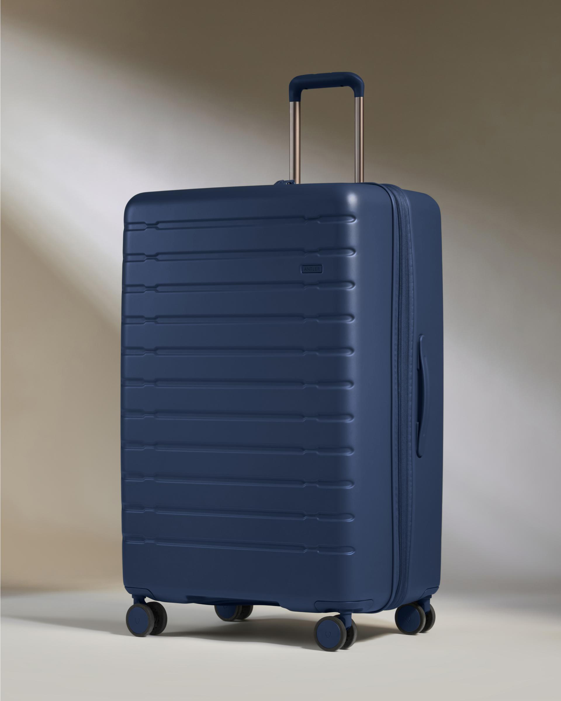 Large Suitcase in Dusk Blue Stamford 2.0