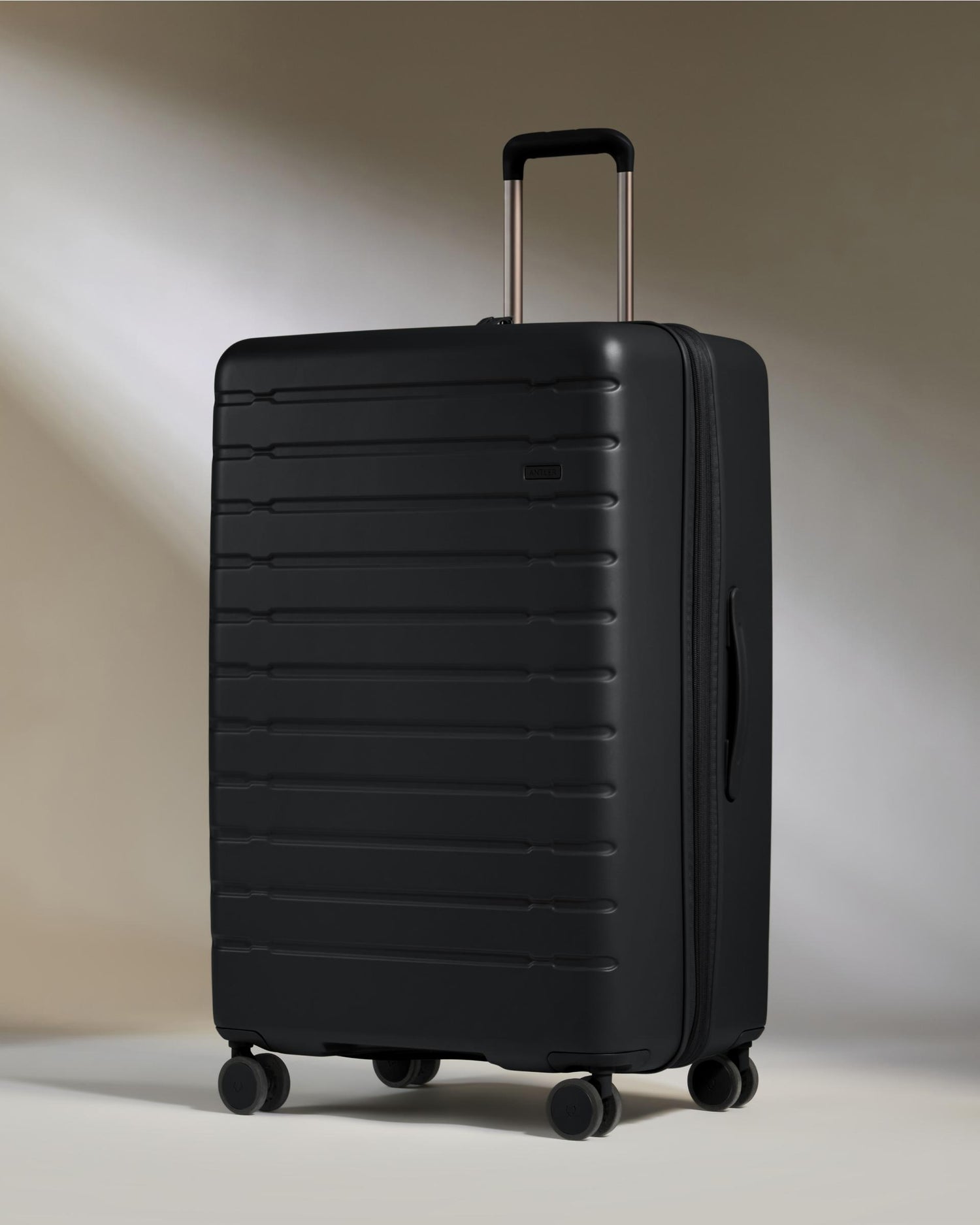 Large Luggage in Midnight Black - Stamford 2.0