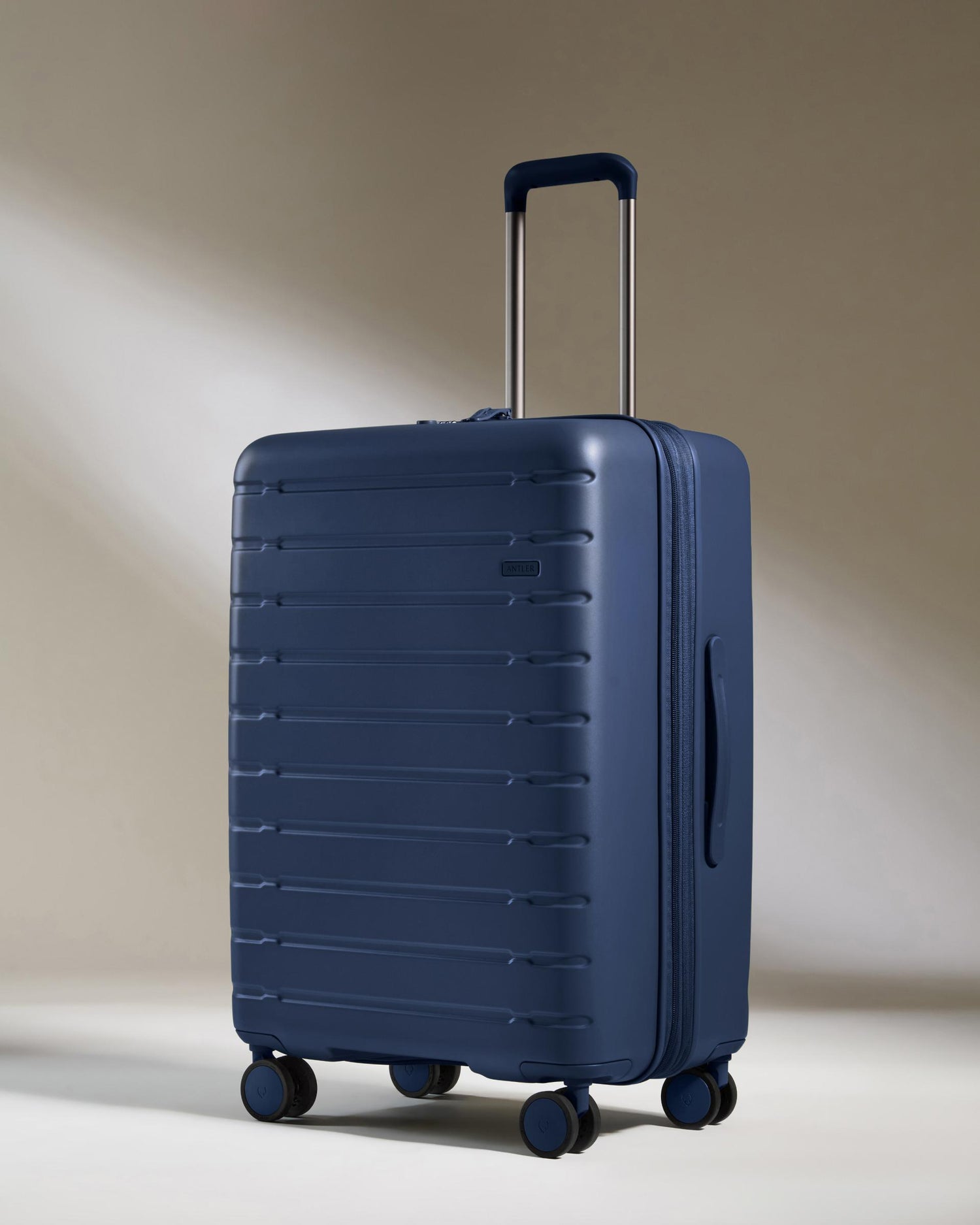 Medium Luggage in Dusk Blue - Stamford 2.0