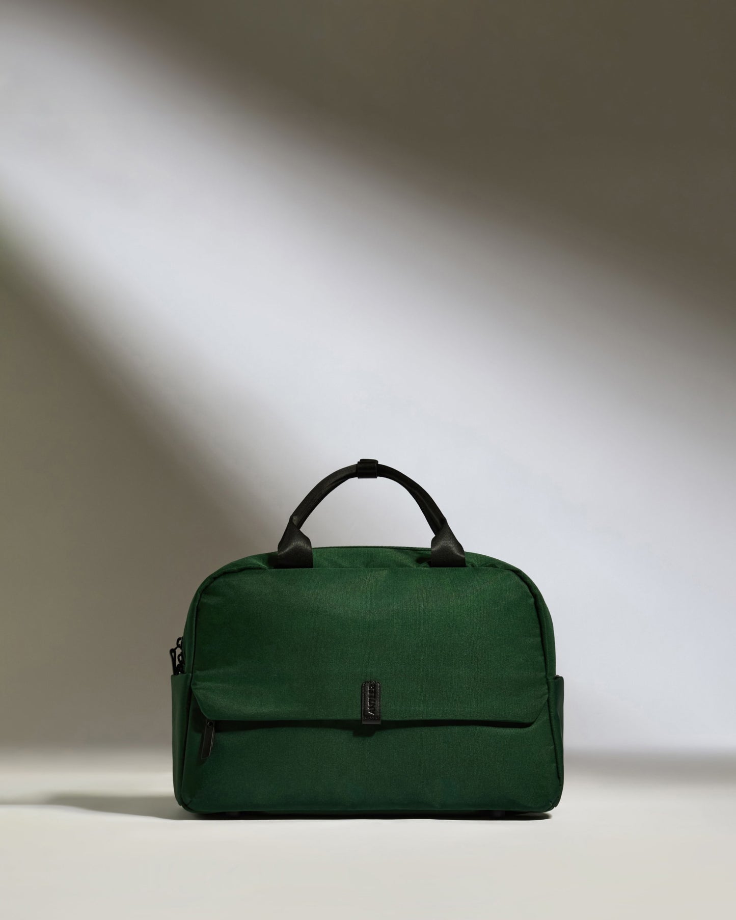 Overnight Bag in Antler Green