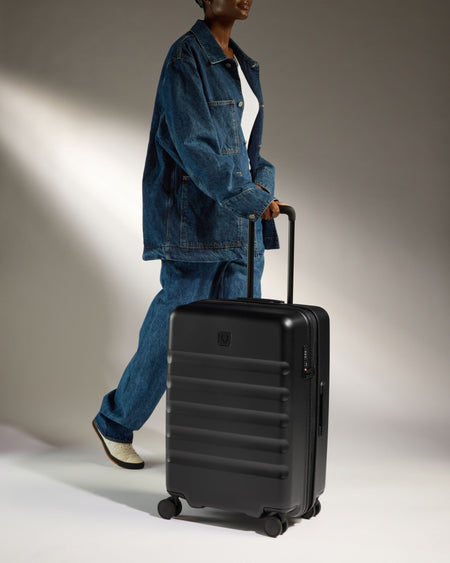 Medium Suitcase in Black - Icon Stripe