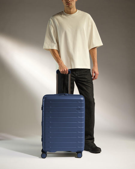 Medium Suitcase in Dusk Blue - Stamford 2.0