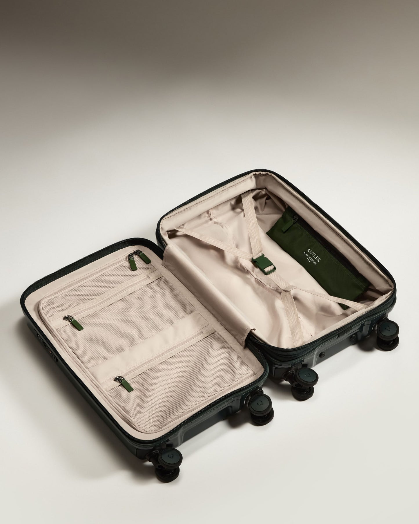 Expandable Carry-on Luggage in Green Gloss - Icon Stripe