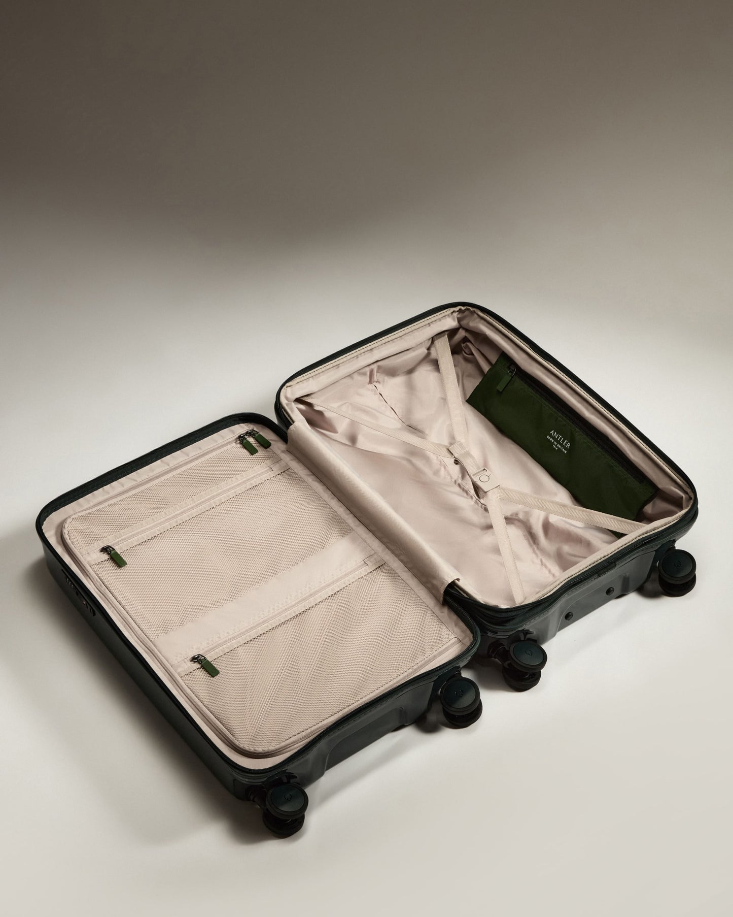 Medium Suitcase in Green Gloss - Icon Stripe