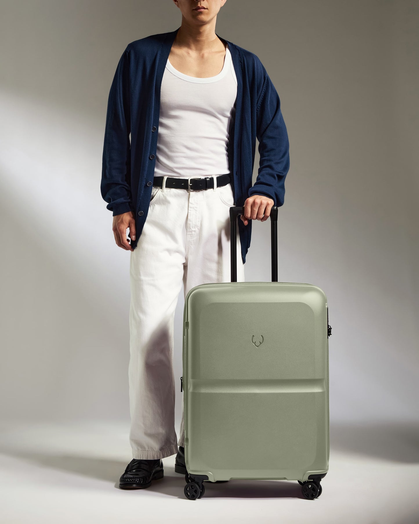 Medium Luggage in Clover Green - Single Stripe