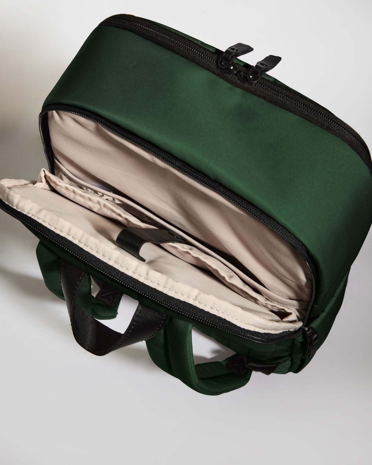 Backpack in Antler Green