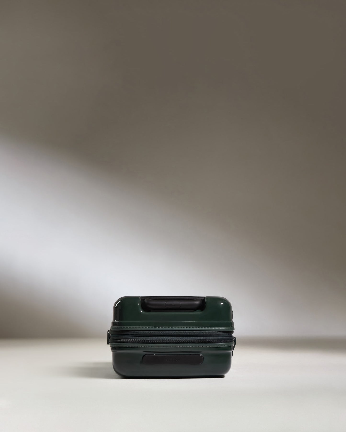 Expandable Carry-on Luggage in Green Gloss - Icon Stripe