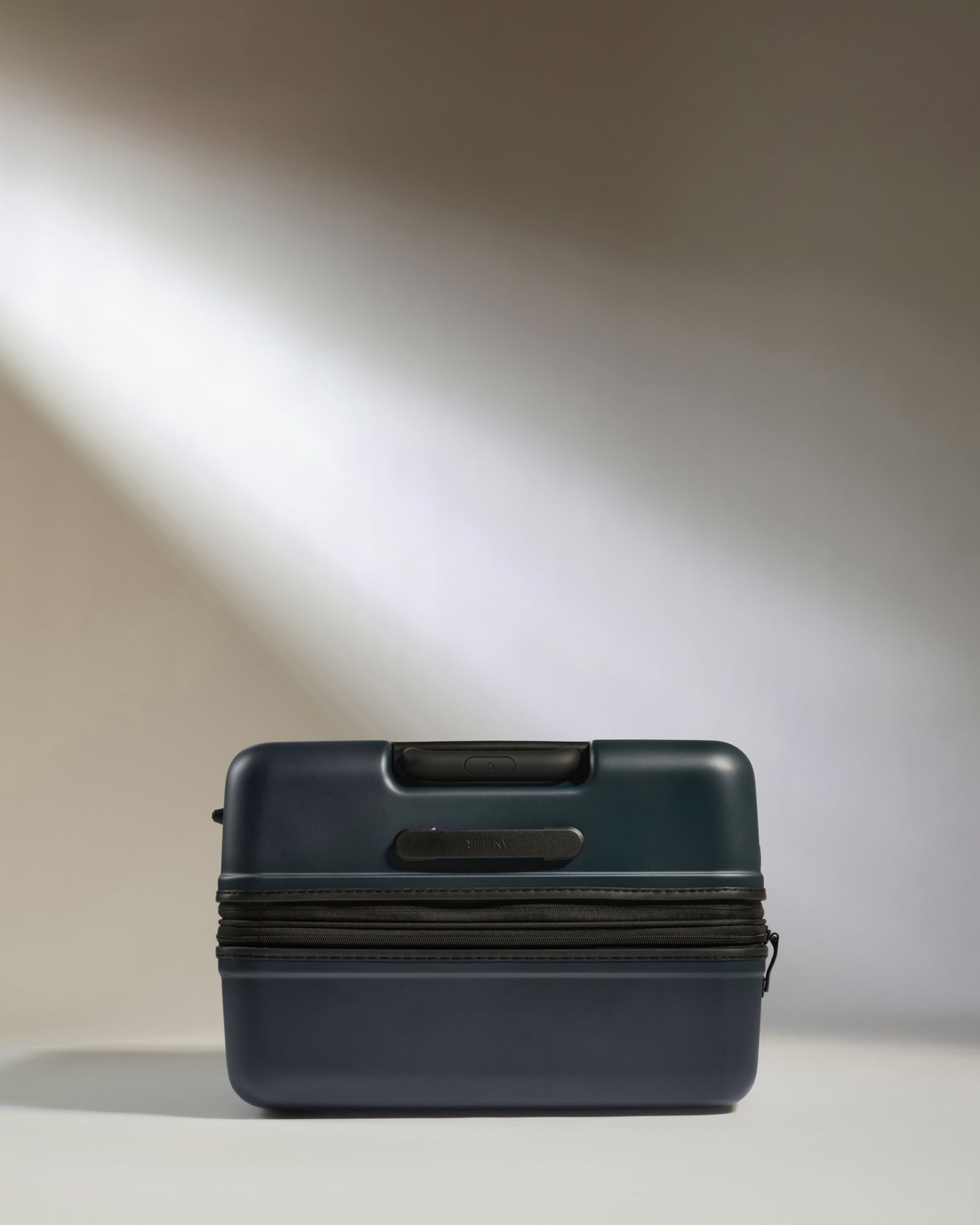 Large  Suitcase in Indigo Blue - Icon Stripe